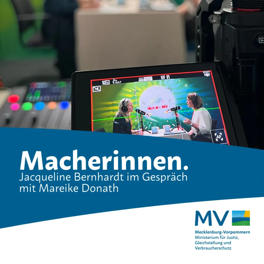 Ministerin Jacqueline Bernhardt spricht über digitale Transformation in der Justiz, Gleichstellung in der digitalen Welt und aktuelle Herausforderungen in Mecklenburg-Vorpommern.